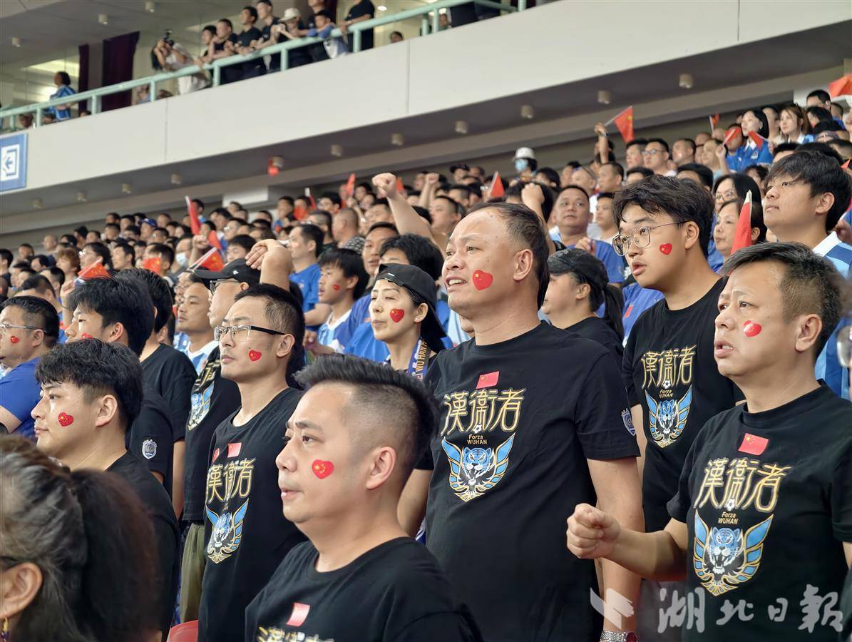 因为中国女足夺冠，球迷热情高涨
