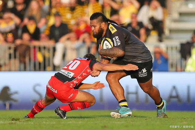 西班牙球员在葡萄牙比赛中势如破竹