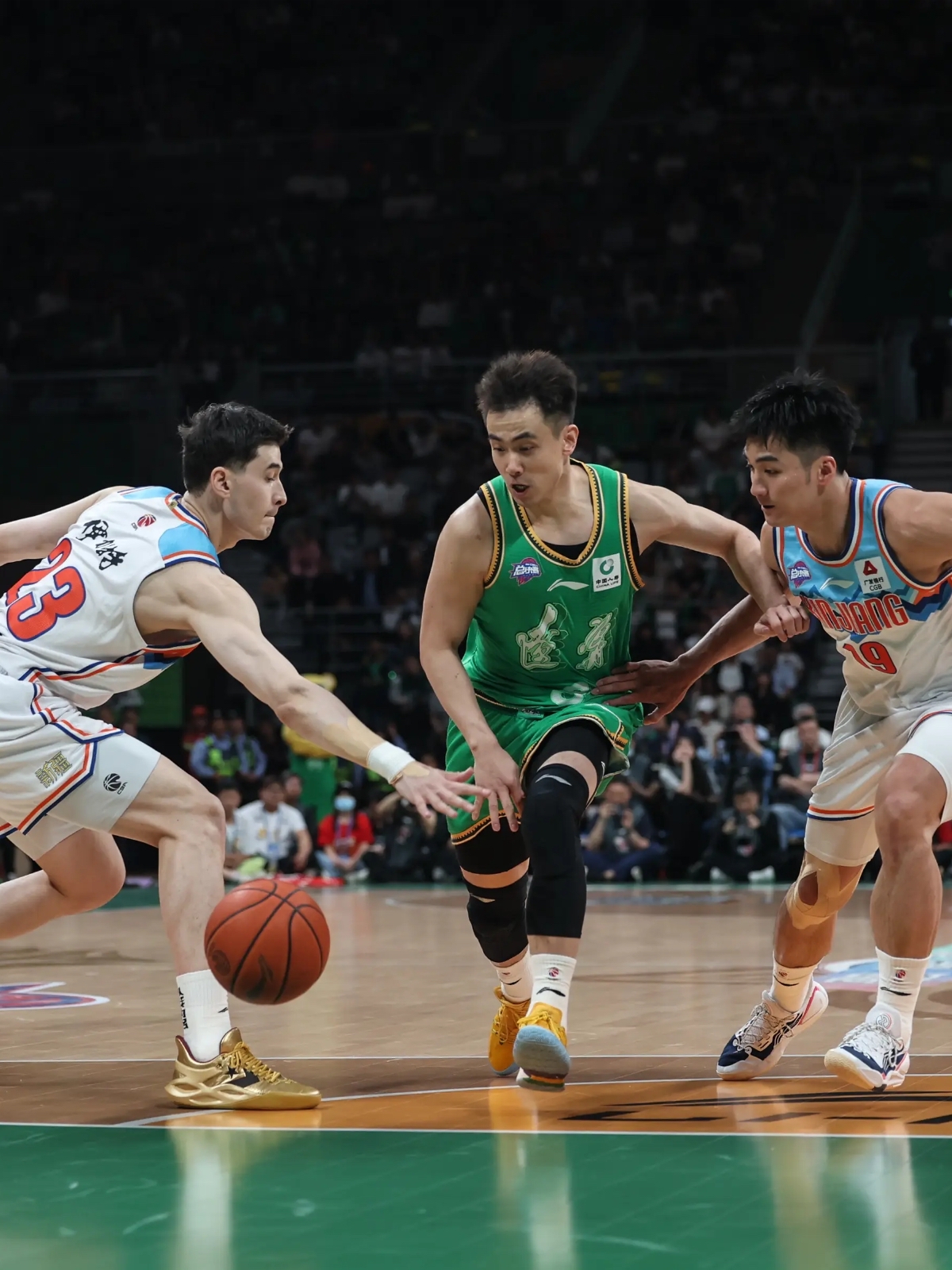 辽宁男篮战胜福建队反弹状态回勇