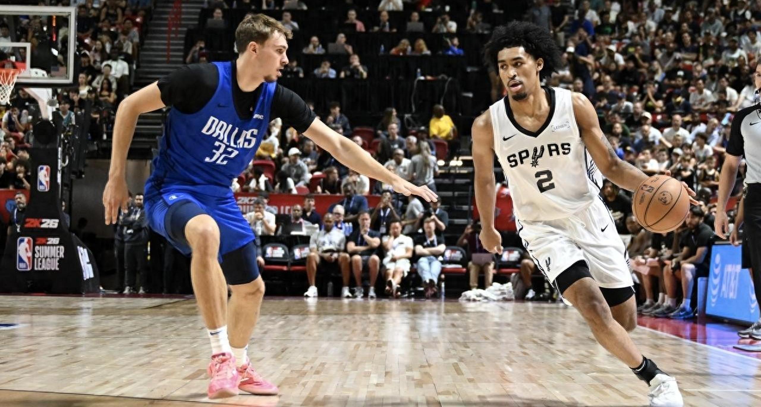 北京队完胜马刺，塔图姆点燃赛场